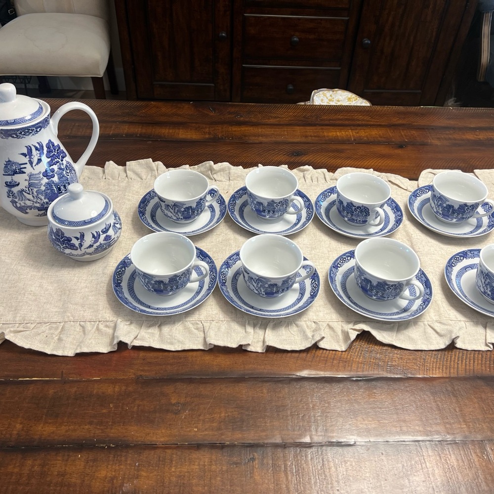 Vintage Royal Cuthbertson Blue Willow Ceramic Coffee Set w/ 8 Cups & Saucers